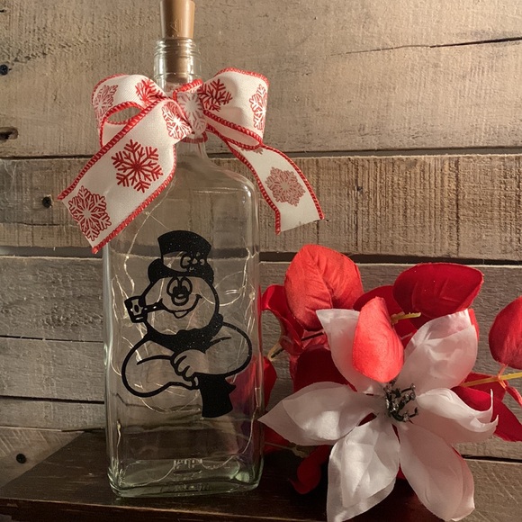 Hand Crafted- Frosty lantern - Picture 4 of 6